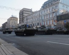 Міноборони розсекретило причину руйнування асфальту на Хрещатику