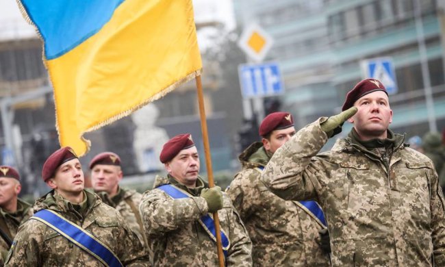 Будут ли выборы? Порошенко изменил сроки военного положения вдвое