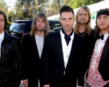 Из-за поздравления Далай-ламы в Twitter Китай может отменить концерт Maroon 5