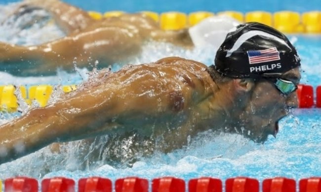 Олимпиада-2016: Twitter посмеялся над "обнаженными" пловцами