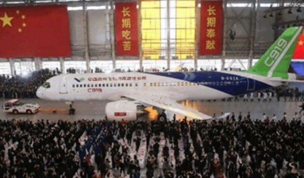 Китай представил лайнер-конкурент Boeing
