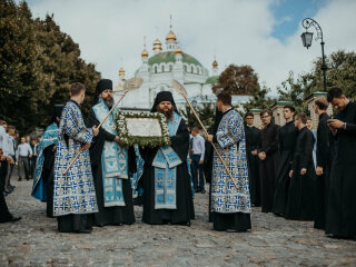 престольный праздник монастыря - Успения Пресвятой Богородицы