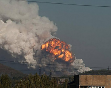 Под Мариуполем горит склад боеприпасов