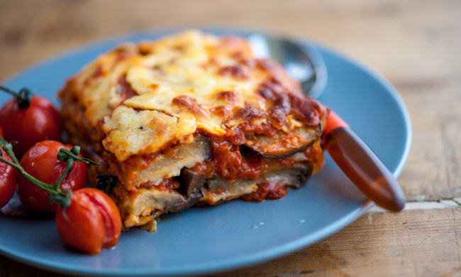 Різдво 2019: ідеальний рецепт пирога з баклажанами, помідорами і пармезаном