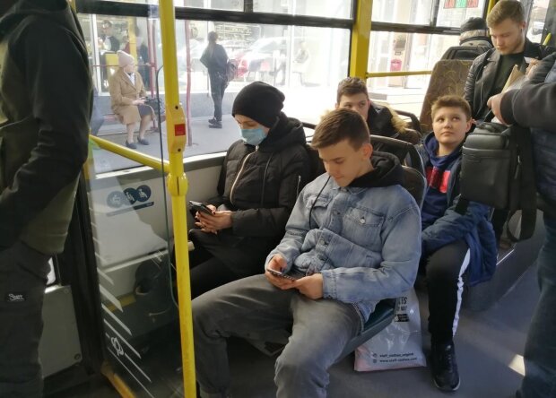 Проїзд для школярів, фото zn.ua