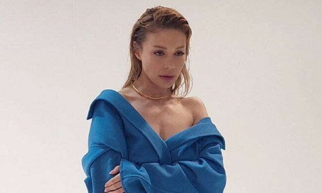 Тіна Кароль показала, якою різною буває, та зізналася, кому вірить понад усе