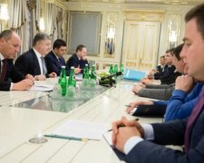 У Порошенко раскрыли подробности "широкого диалога"