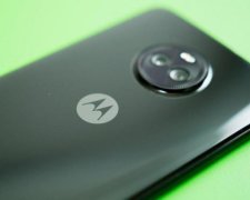 Moto Z3 Play: в мережі показали живі фото смартфона