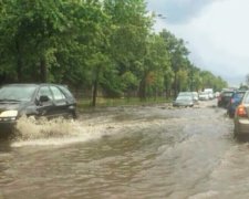 Киевские улицы превратились в реки
