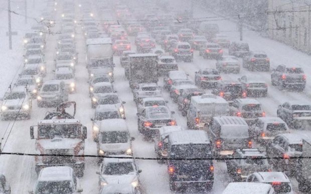 
Білий апокаліпсис: найпотужніший за століття снігопад обрушився на Москву