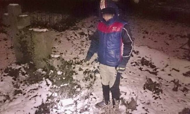 В Ужгороде поймали малолетнего вора женских сумок (фото)