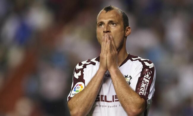 У Зозулі з'явилися захисники: фанати "Альбасете" вивісили банер на матчі з "Ельче"