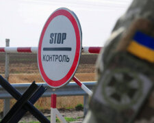 Выезд за границу с отсрочкой: мужчины на границе