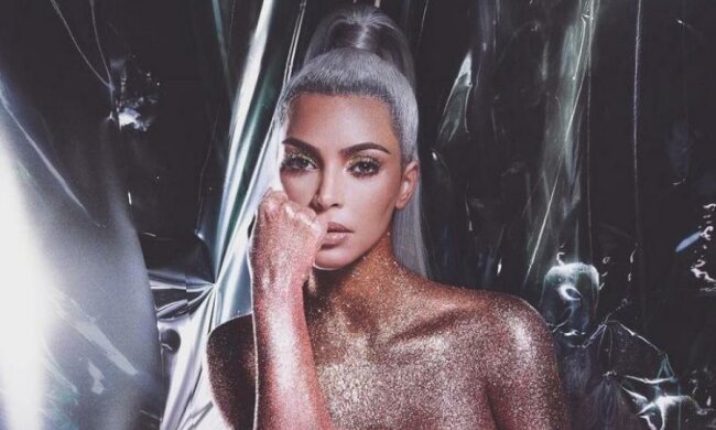 Кардашьян знову роздяглася. Винен візажист