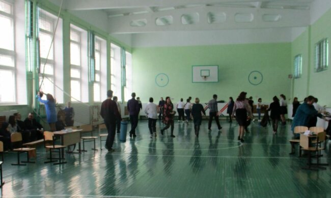 Школа, скріншот: YouTube