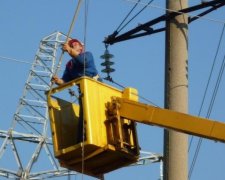 Впоралися зі стихією: мешканцям Закарпаття дали світло після потопу