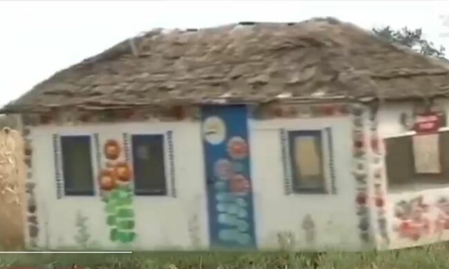 Днепровский умелец превратил "Запорожец" в дом на колесах: "Крыша едет"