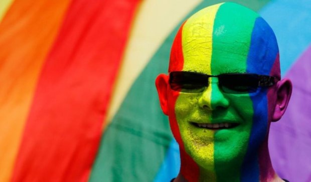Половина британців не вважають себе на 100% гетеросексуалами