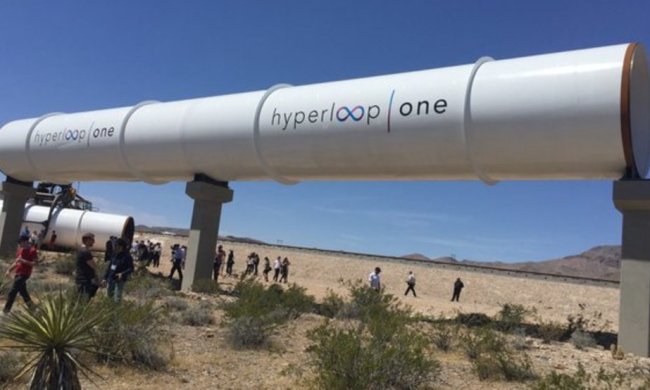 Маск назвав дату запуску Hyperloop