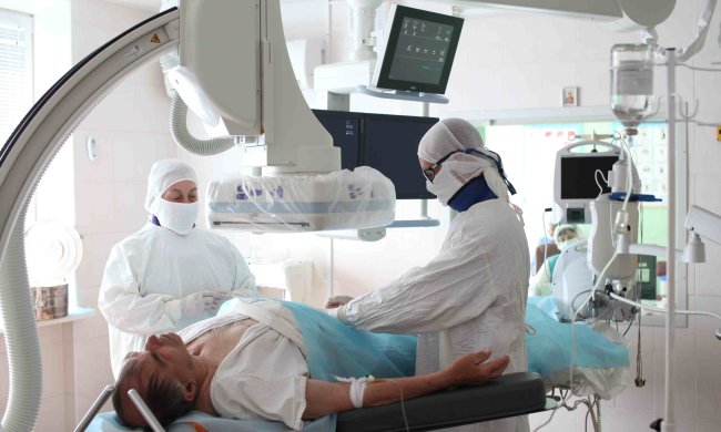 Чоловік жив з чудовиськом у горлі і думав, що йому кінець. Коли лікарі витягли це, то не повірили власним очам