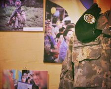 На виставку про Маріуполь привезли шматок СМЕРЧу