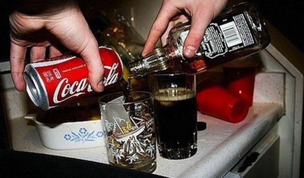 Медики встановили,  що "Coca-cola" шкідливіша за алкоголь