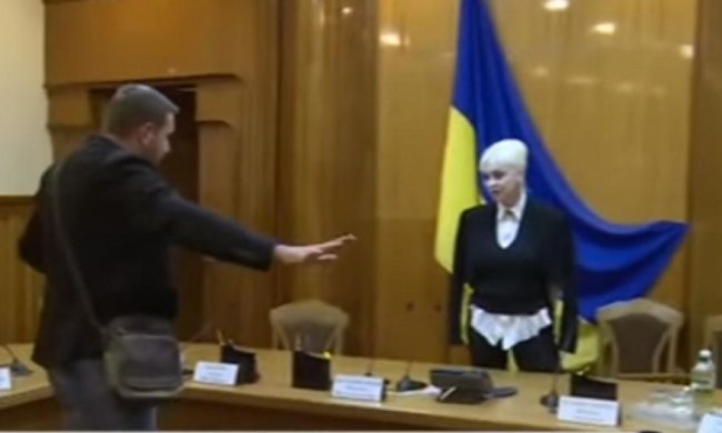 Порошенко вас нагнув! - Парасюк влаштував скандал в ЦВК (відео)