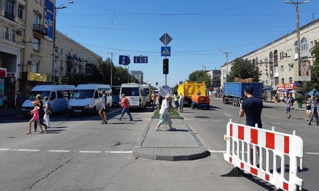 У Запоріжжі люди "полюють" за маршрутками, - паніка та тотальний хаос: що відбувається