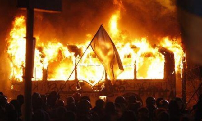 Linkin Park включили події Євромайдану в новий кліп (відео)