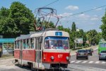 У Дніпрі трамвай зійшов з рейок: так і катаємося, - кадри транспортного пекла