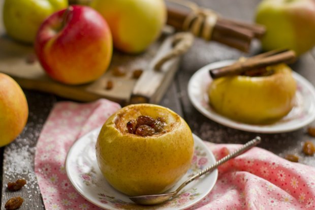 Что готовить в Великий пост: рецепт печеных яблок с медом