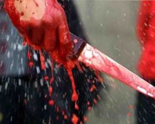 Внучка "віддячила" власній бабусі ножем