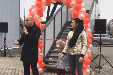 У Тернополі відкрили пішохідний міст, який чекали роками: "Крига скресла"