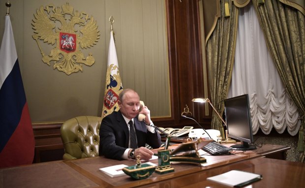Путина подкосило перед главным событием России: совсем лысенький и зелененький