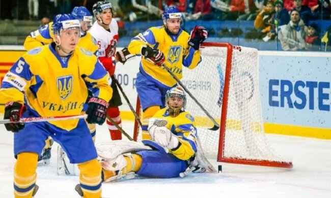 Чемпионат мира по хоккею: Украина минимально уступает в третьем матче