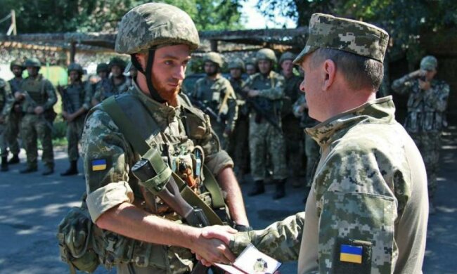 Ветеран АТО объяснил, почему не дал краба президенту