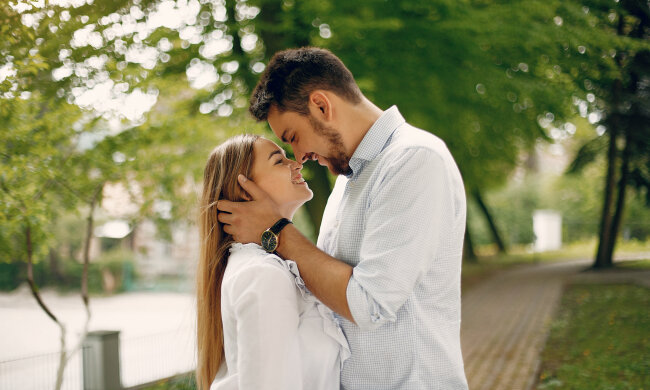 Эротический гороскоп на 29 августа для всех знаков Зодиака: Тельцам понадобится вода, на Стрельцов повлияет погода