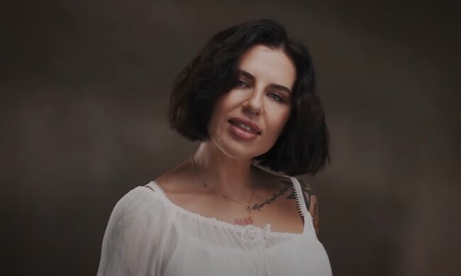 Блогерка Анна Алхім. Фото скріншот з Youtube