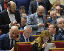Травневі свята в Україні: як відзначать нардепи