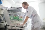 Подарунок до Дня народження: під Запоріжжям 15-річна дівчинка стала мамою двійні, - малюки потребують допомоги