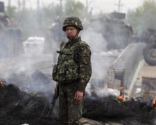 Бойовики гатили по Станиці Луганській:  поранені троє бійців