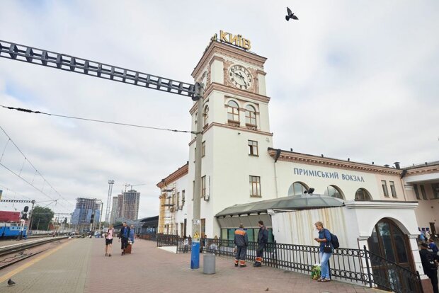У Києві облагородили Приміський вокзал - безхатьки зникли, з'явилися людські туалети і лавки