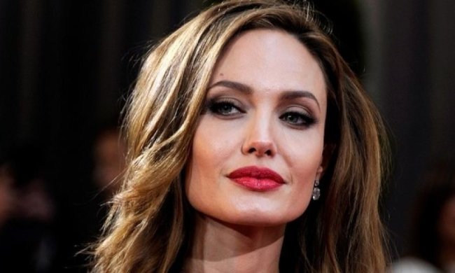 Анджеліна Джолі продовжує шокувати своєю худобою