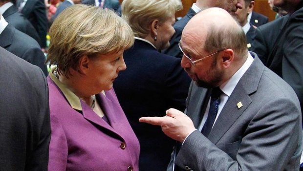 Меркель обезголовила Шульца на обкладинці Charlie Hebdo