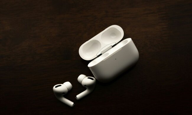 Apple AirPods з камерами