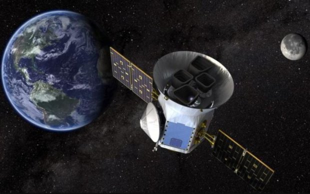 Двісті тисяч зірок: космічний телескоп TESS передав на Землю перше фото