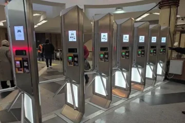 Турнікети метро Києва: списання коштів за проїзд