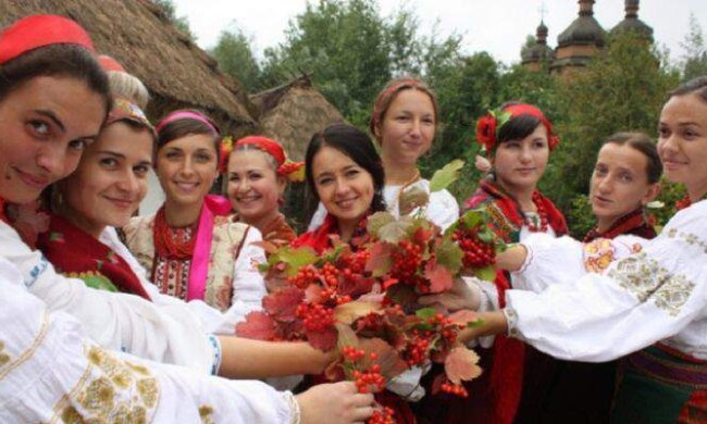 Успіння Пресвятої Богородиці-2024: коли відзначають історія, традиції та головні заборони свята