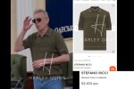 Сергей Кивалов демонстрирует футболку стоимостью 20 пенсий