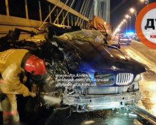 Жахлива аварія у Києві: BMW врізався у військову вантажівку (фото)